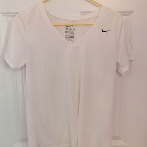 white nike t-shirt